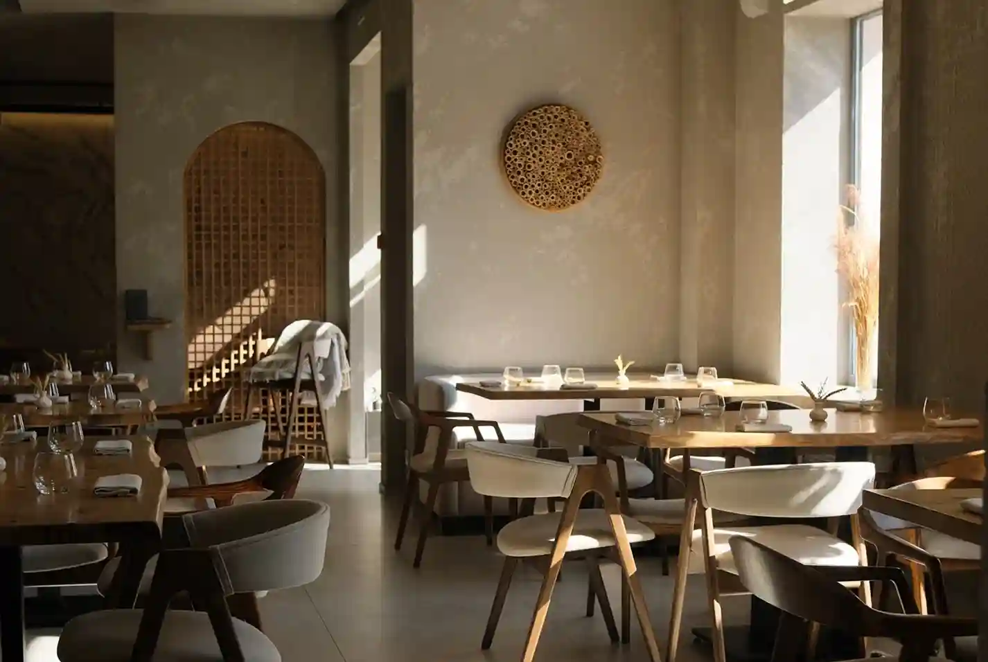 Интерьер основного зала ресторана